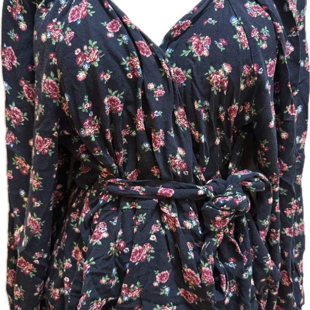 Old Navy Blue and White XL Tag